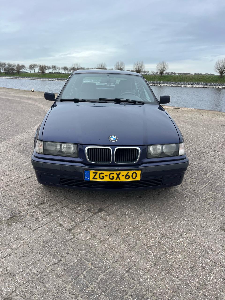 Bmw 316 (1.9) met 156500 km! automaat!