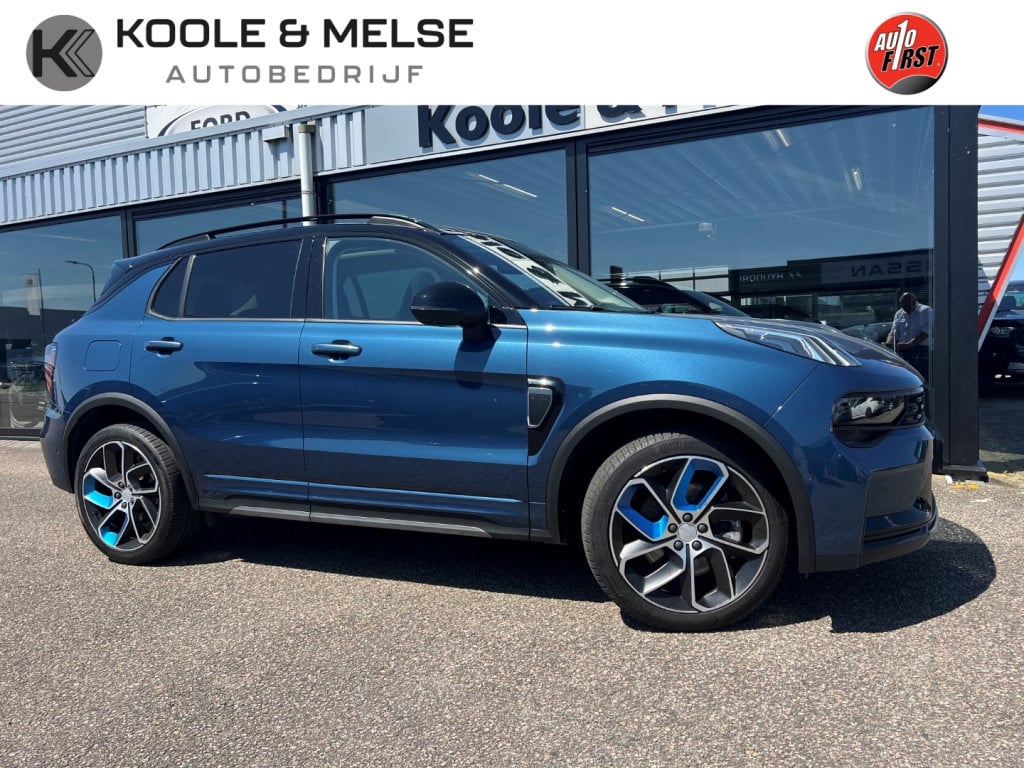 Lynk & Co 01 1.5 261pk plug in hybrid , panodak , 360gr camera , carplay