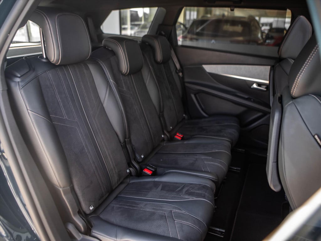 Peugeot 5008 puretech 130pk gt | panoramadak | trekhaak | stoelverwarming |