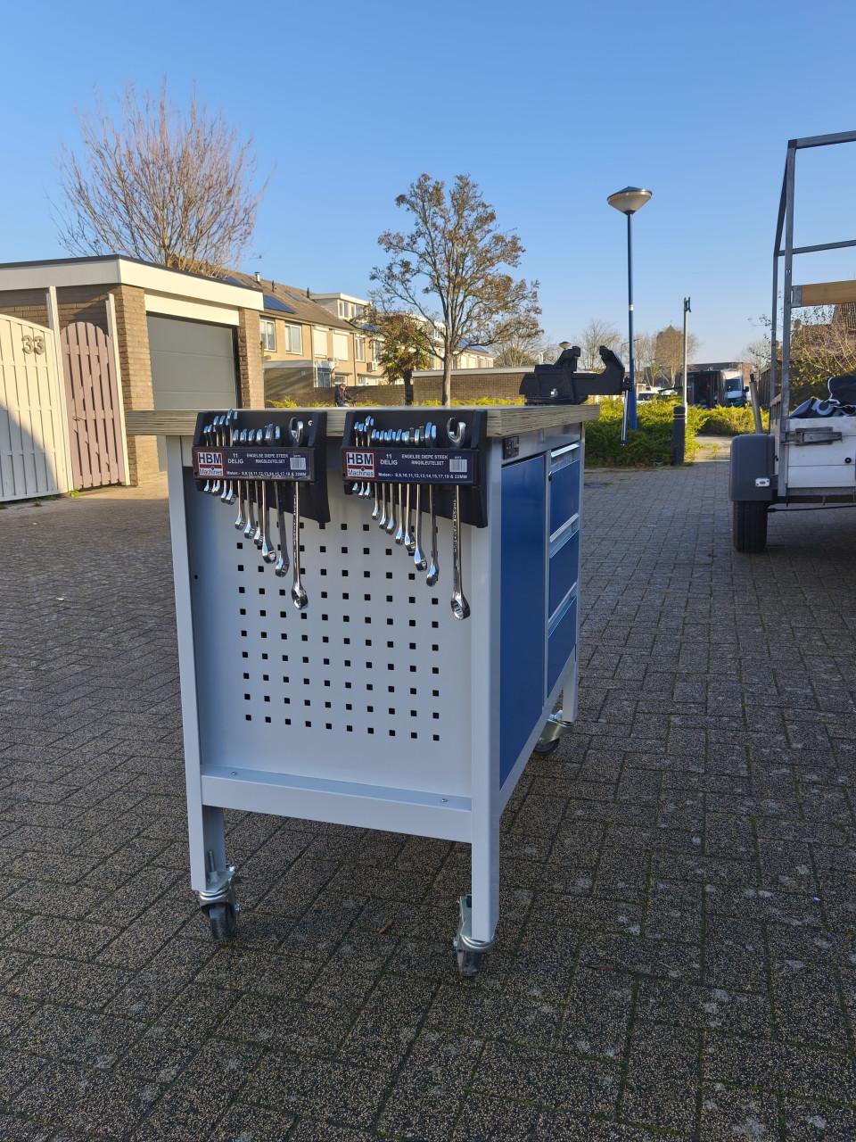 Goede en verrijdbare werkbank te koop