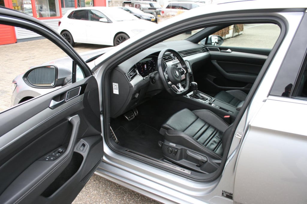 Volkswagen Passat variant 1.5 tsi highline business r