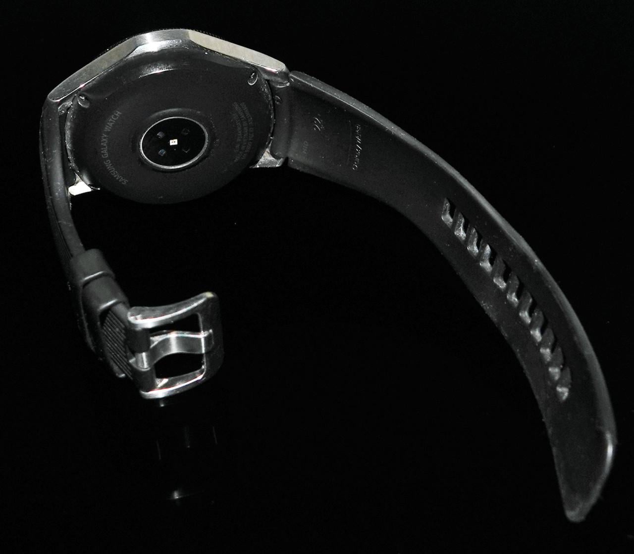 Samsung Galaxy watch (46 mm) R-800 met oplaadstandaard