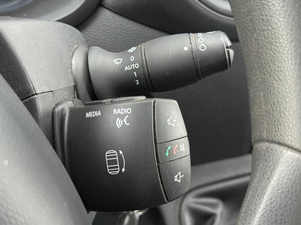 Renault Master t35 2.3 dci 180pk l2h2 work edition | nl-auto | carplay | na