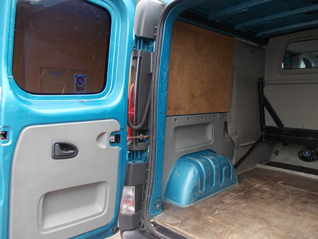 Renault Trafic 1.9 dci l2/h1 dc dubbele cabine airco