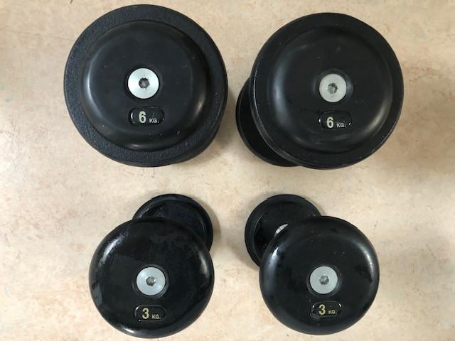 Twee sets trainingshalters