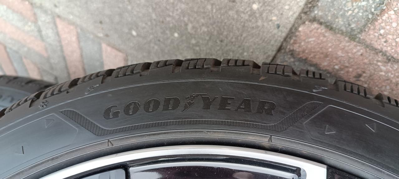 Originele Peugeot 308/Astra L 18inch exclusieve winterset.