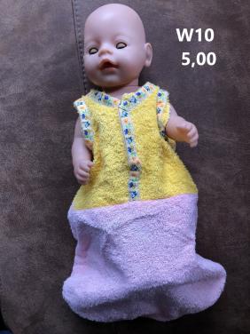 Poppenkleertjes baby born. Slaapzak. Opbrengst KiKa.