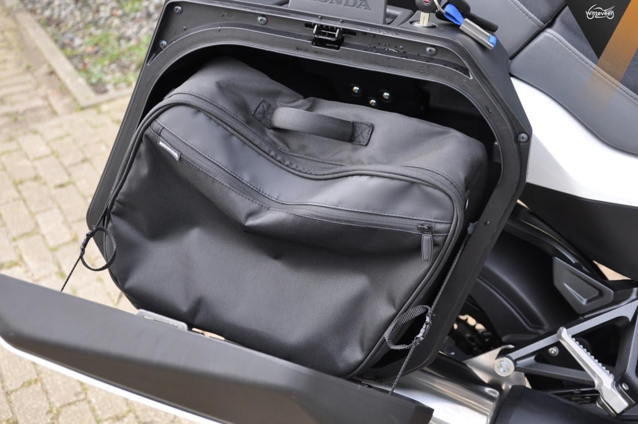 Honda NT1100 zeer compleer 13300 kms BTW motor