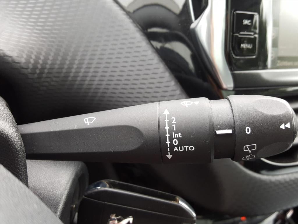 Peugeot 2008 allure1.2 puretech 110pk navigatie | cruise & climate control 