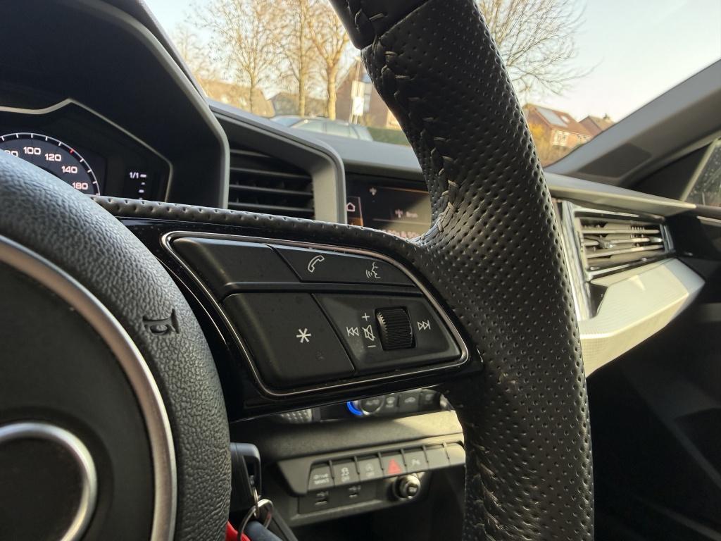 Audi A1 citycarver 30 tfsi - sline - sportstoelen - led koplampen -