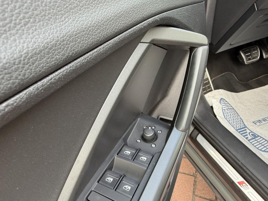 Audi Q3 45 tfsi e hybrid 245pk s edition s-line | keyless | camera