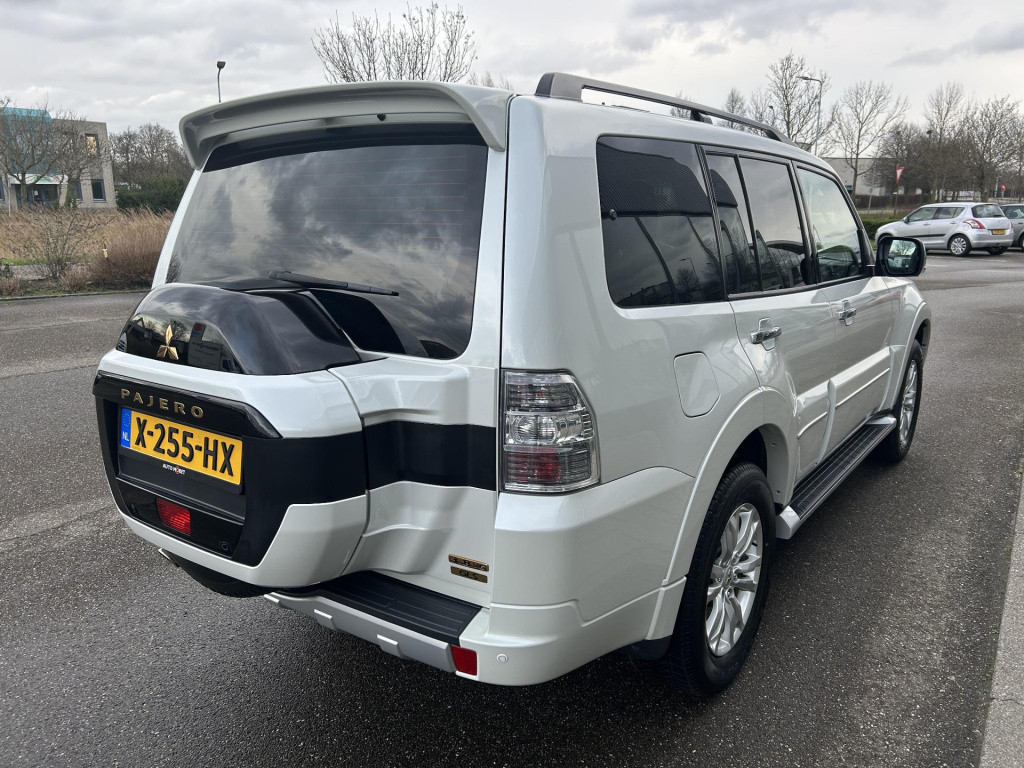 Mitsubishi Pajero 3.8 gls instyle mitsubishi pajero 3.8 di instyle