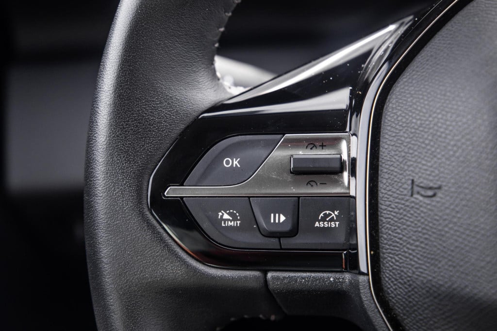 Peugeot 308 1.2 puretech active pack business airco / cruise controle / ned