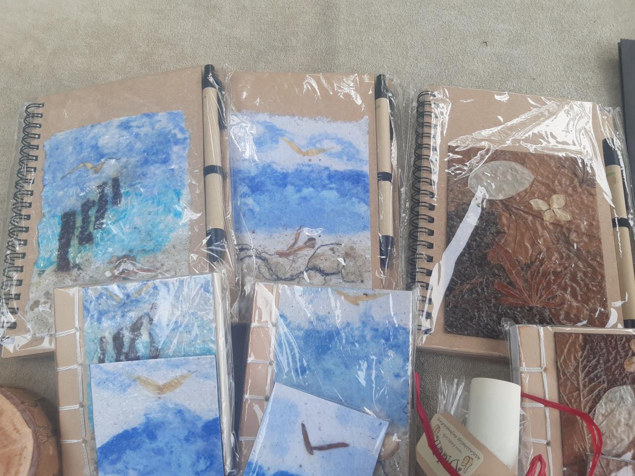 Doos met kleine cadeautjes voor Sinterklaas en Kerst