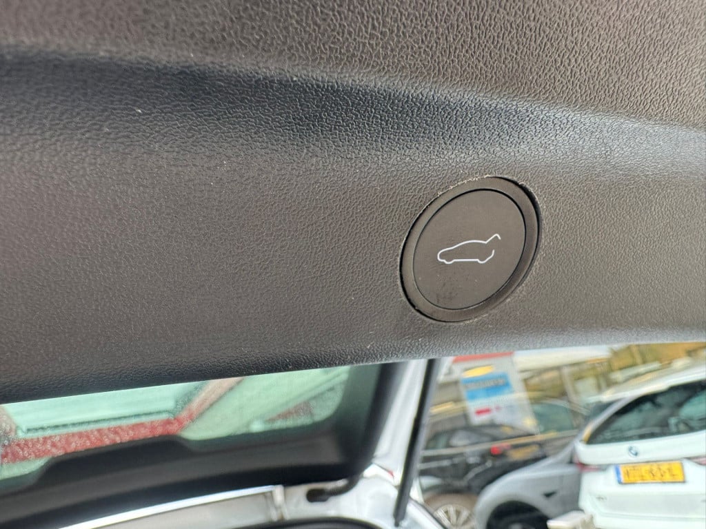 Tesla Model Y long range awd 75 kwh