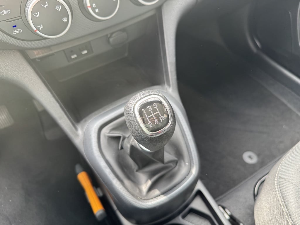 Hyundai I 10 1.0i comfort | trekhaak 13p. | cruise control | airco | blueto
