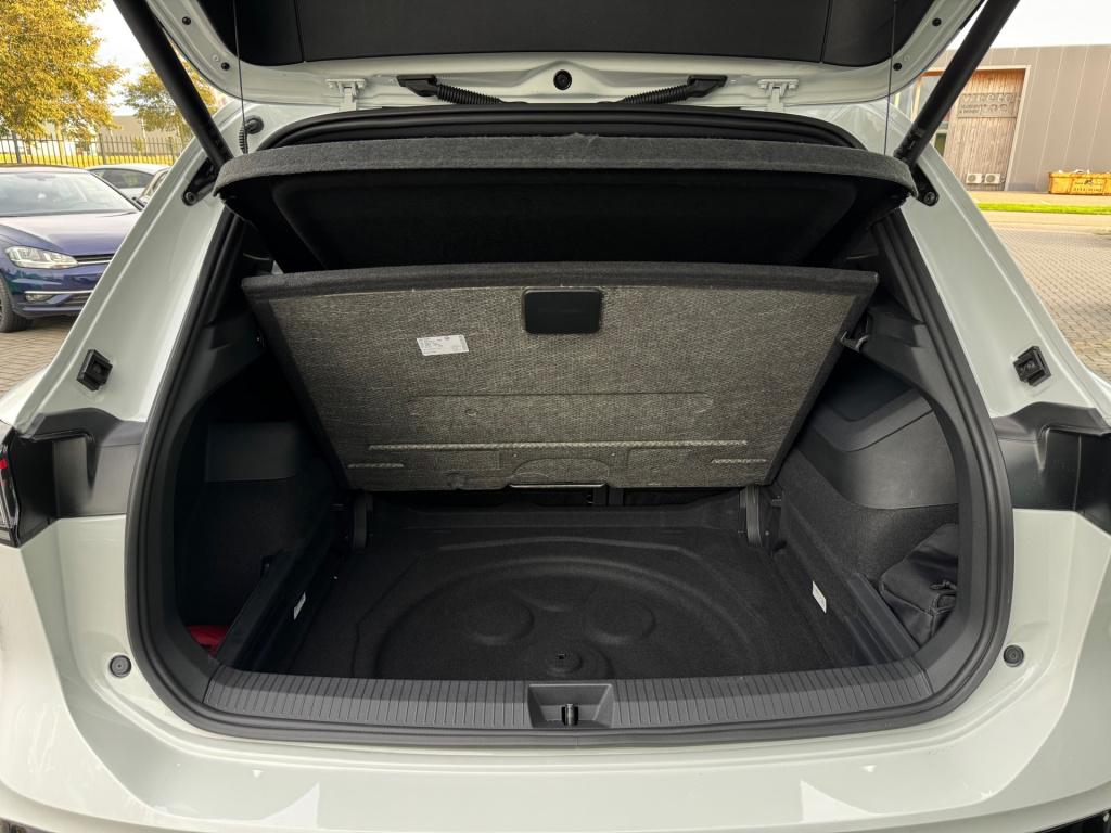 Volkswagen Tiguan 1.5 etsi goal * acc * 360 camera * trekhaak * lane + side