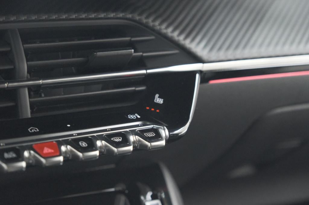 Peugeot 2008 puretech 130 eat8 gt | 360 camera | adaptieve cruise control |