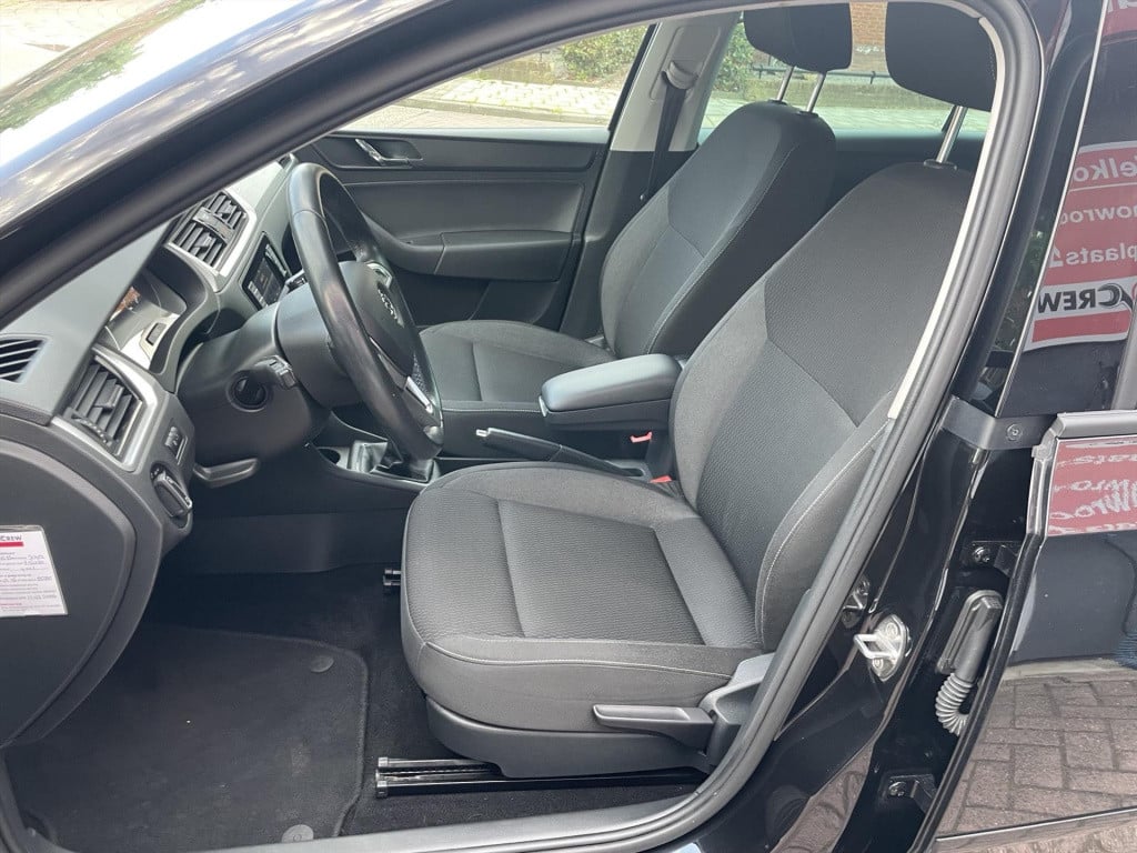 Skoda Rapid 1.2 tsi 66kw hatchback h5 edition