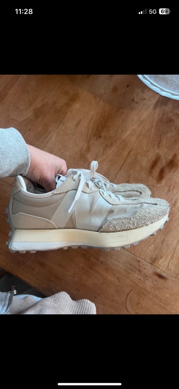 Zo goed als nieuwe New Balance 327 maat 40