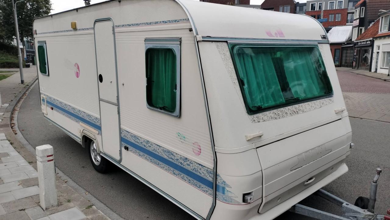 Adria 502 Up met voortent en luifel