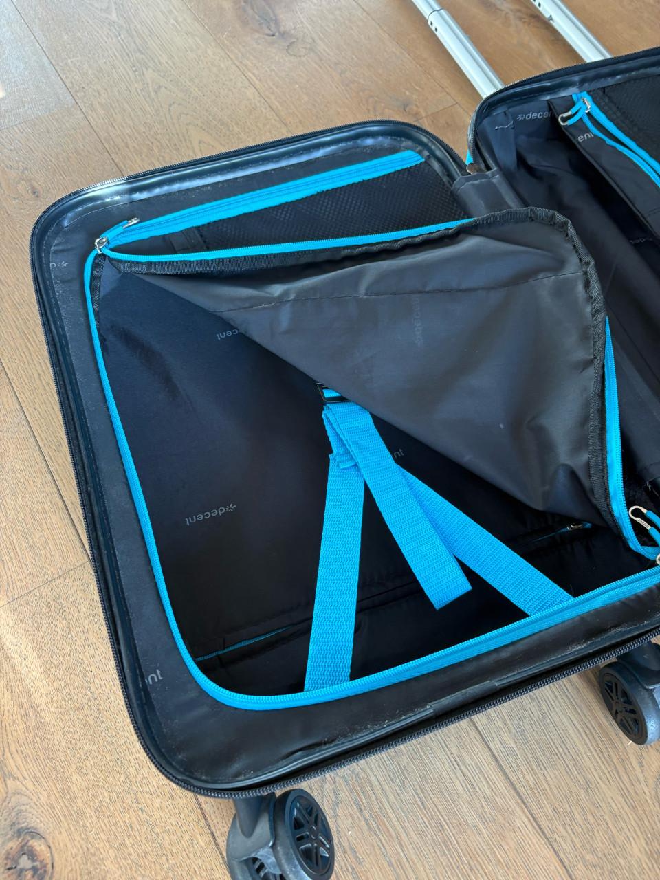 Handbagege koffer - prima staat handvat ‘defect’