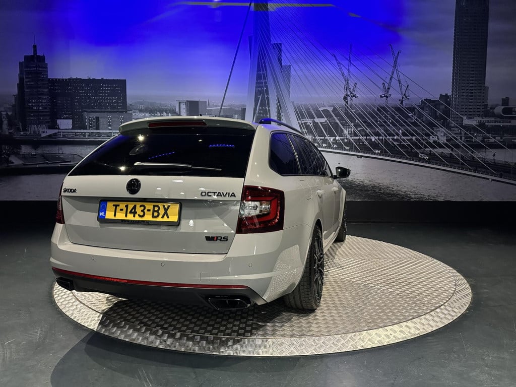 Skoda Octavia combi 2.0 tsi rs 245 *full options*concaver wheels*milltek*to