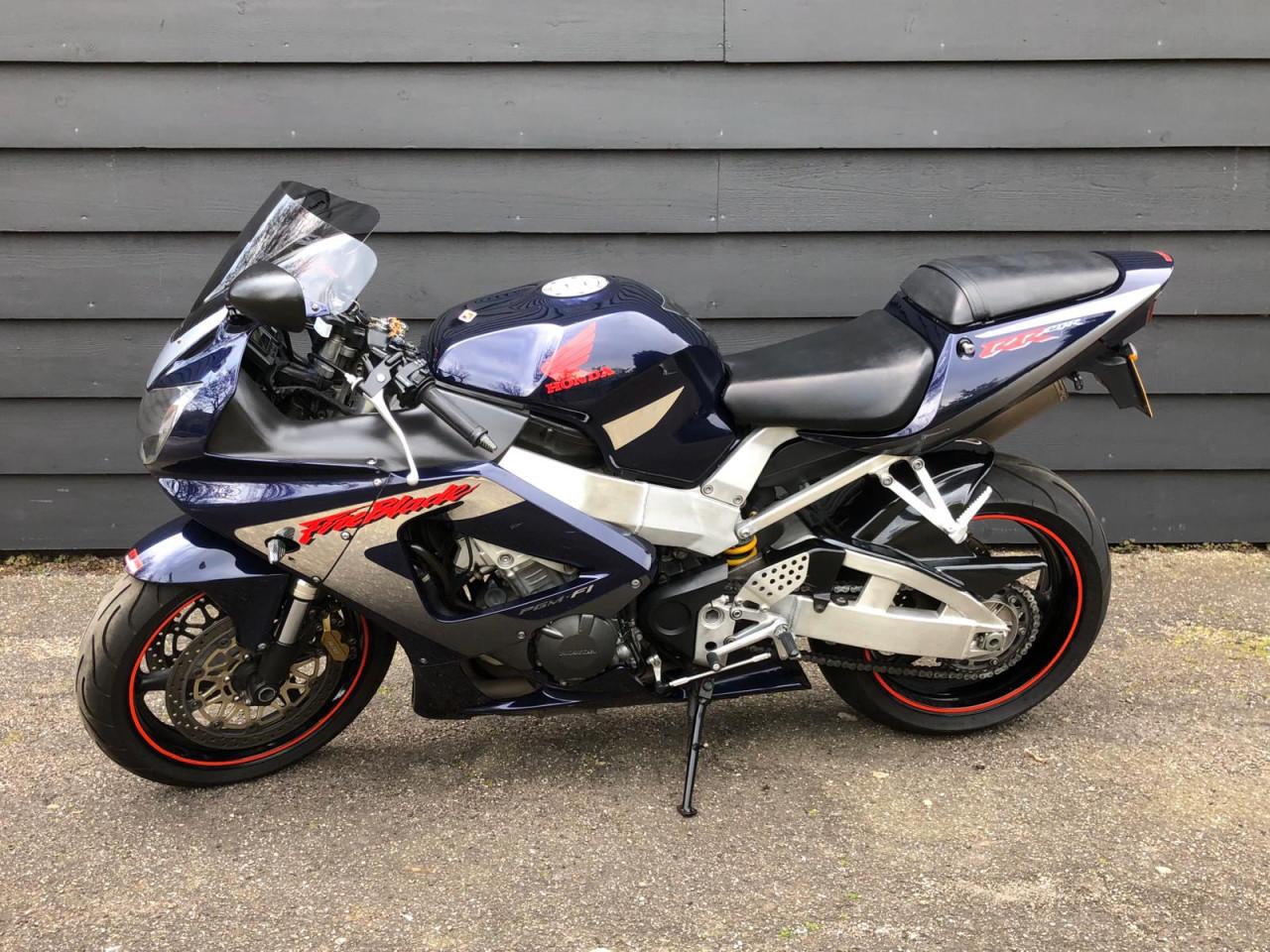 Honda CBR RR Fireblade 2001 in mooie kleurstelling
