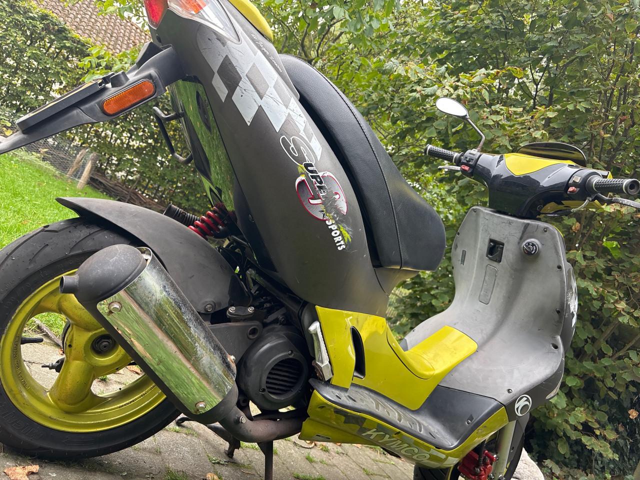 Kymco super 9 sports 50cc 2takt geel kenteken