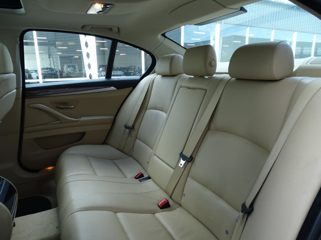 BMW 5 Serie 523i high executive | pano | comfortstoelen | stoelverwarming