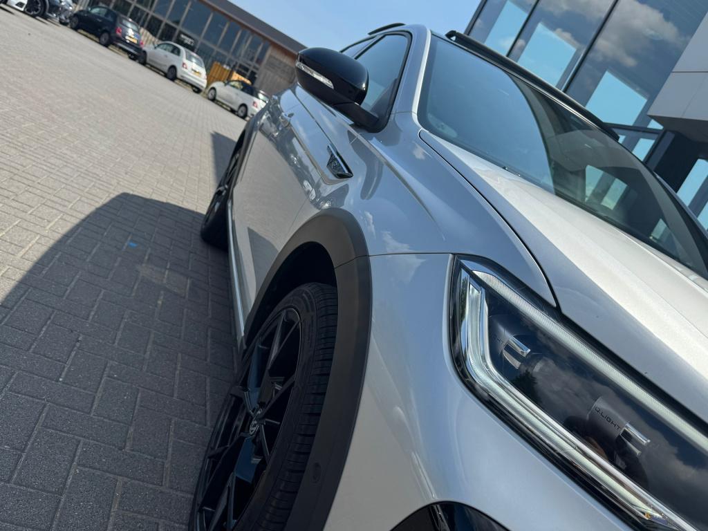 Volkswagen Taigo 1.0 tsi r-line * panoramadak * carplay * acc * clima