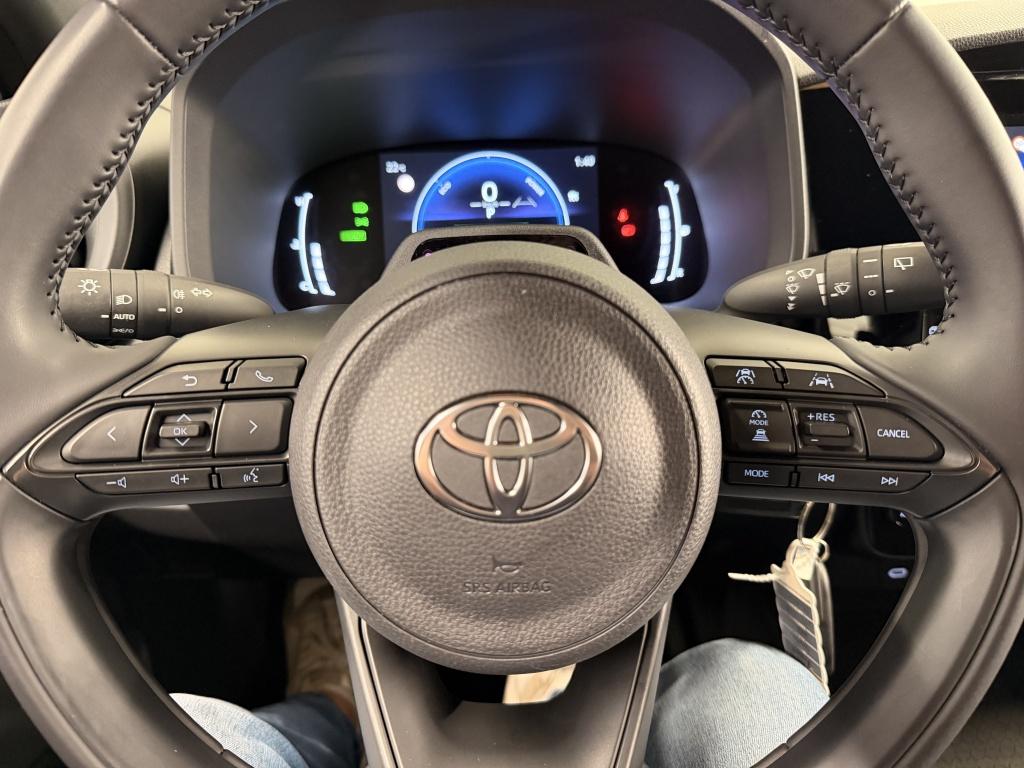Toyota Aygo X hybrid 115 play