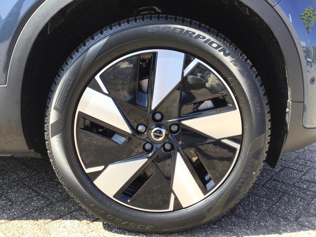 Volvo Ex40 extended range ultra dark europa