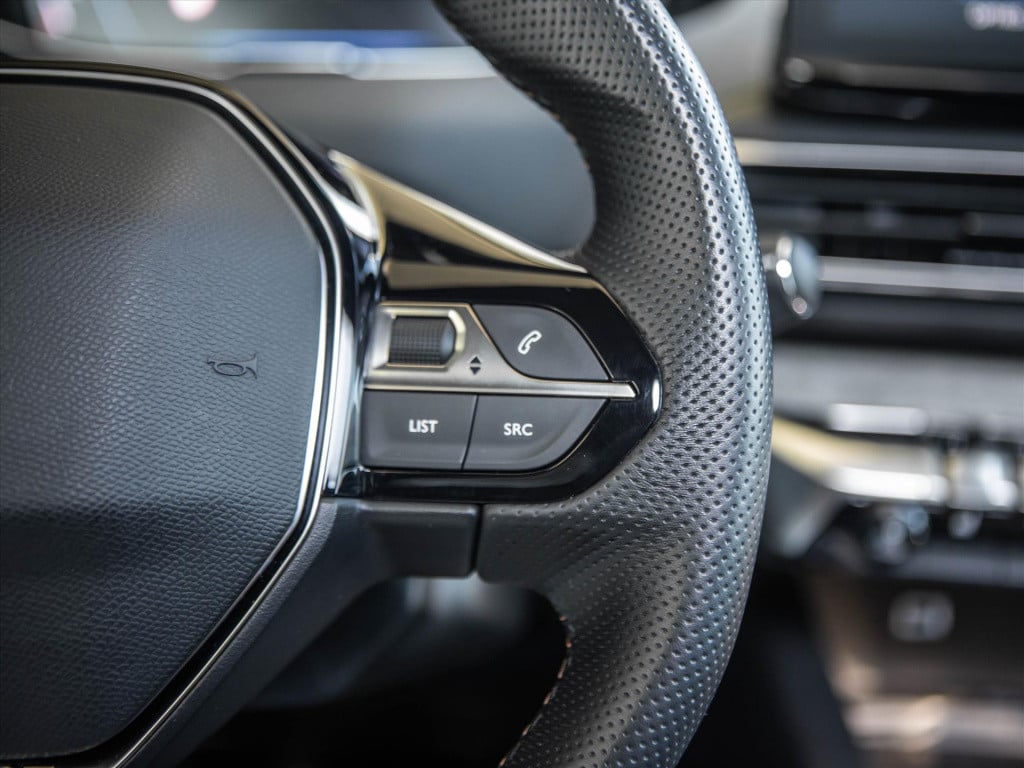Peugeot 5008 puretech 130pk gt | panoramadak | trekhaak | stoelverwarming |