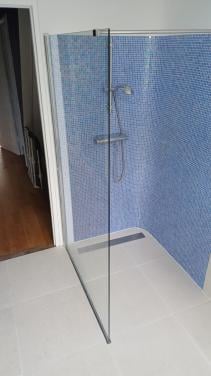 Glazen douchewand