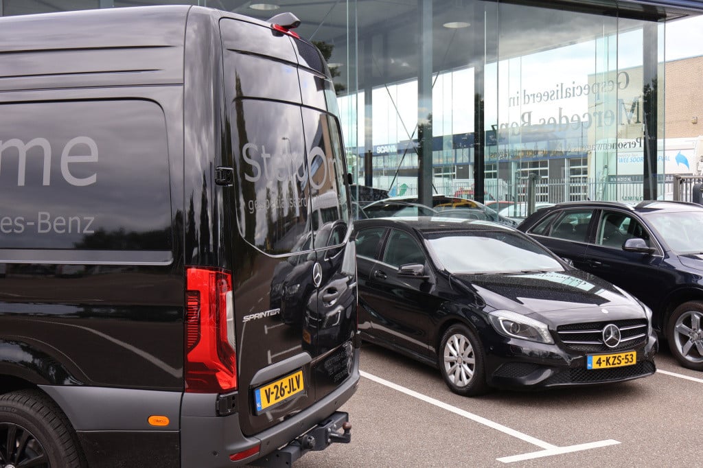 Mercedes-Benz Sprinter 319 1.9 cdi l2 l distronic l 3,5 t trekhaak l led l 