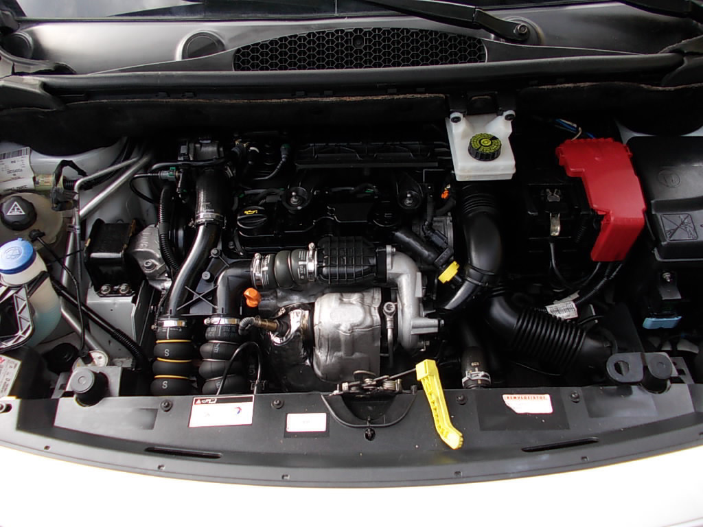 Peugeot Partner 1.6 hdi airco, cruise-contr., pdc, parrot