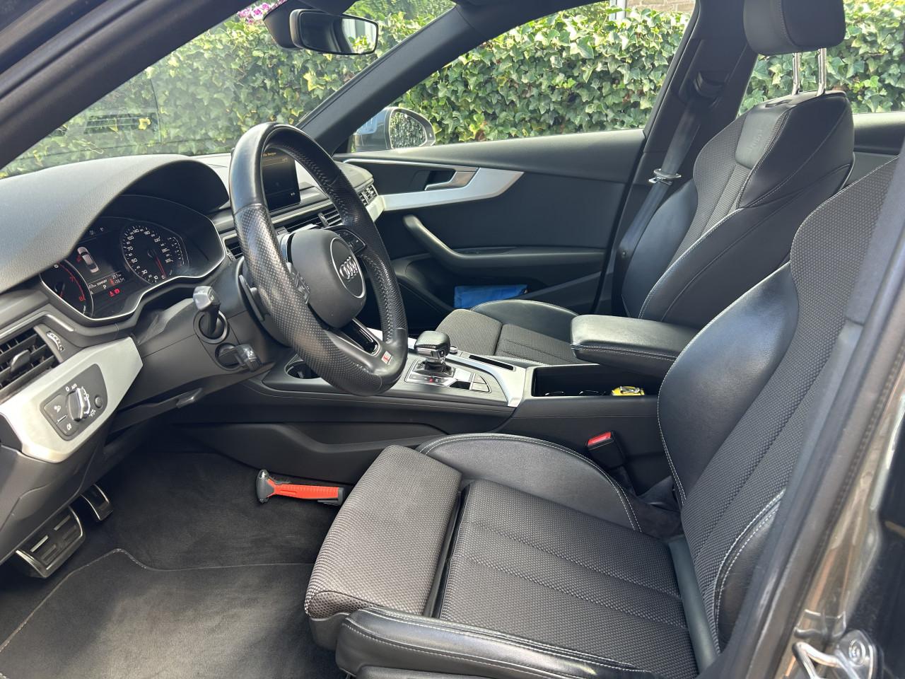 Audi A4 TSFI s-line, antraciet grijs