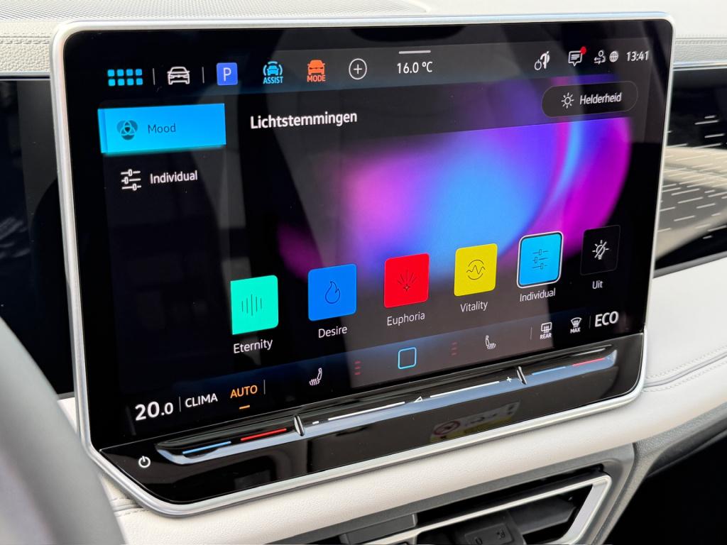 Volkswagen Tiguan 1.5 ehybrid elegance 204pk | panoramadak | trekhaak | 20"