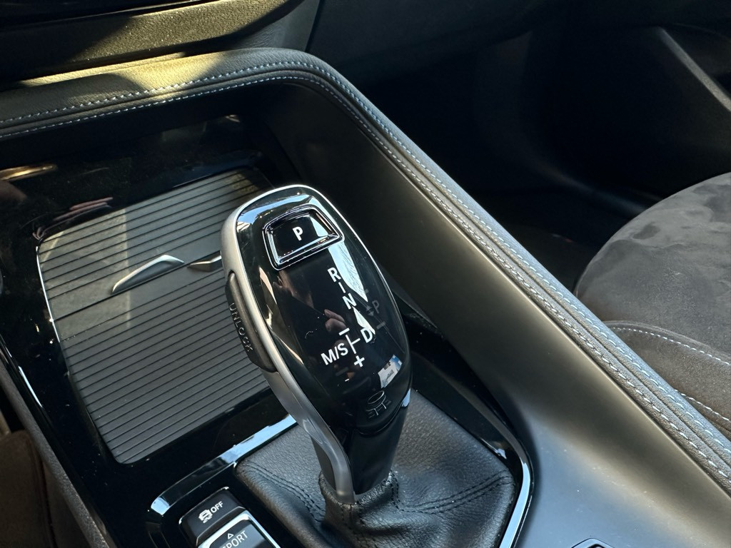 BMW X2 sdrive20i high executive // schaalstoelen // m pakket //