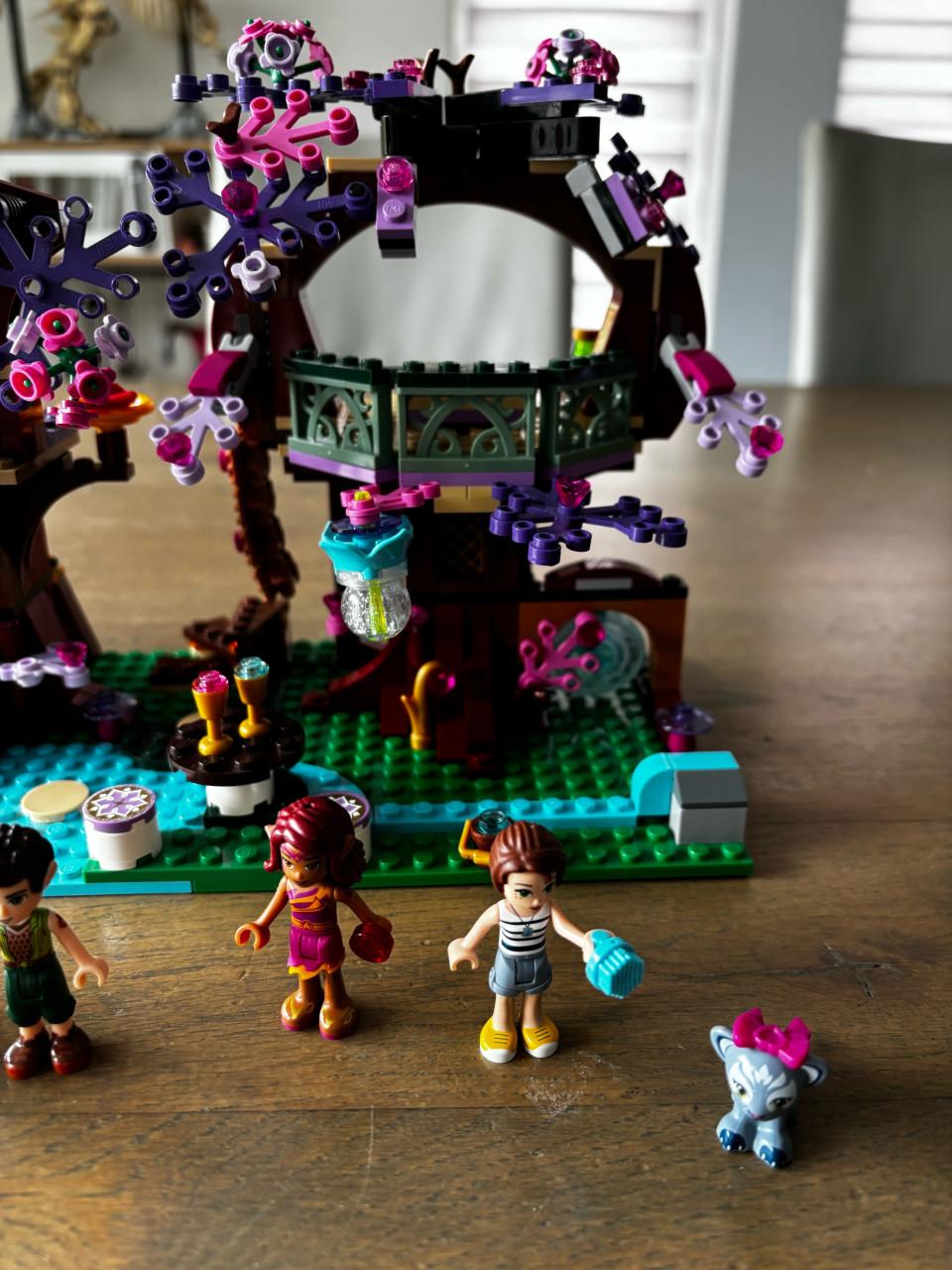 Lego Elves 41075 Het boomhuis van de elfen