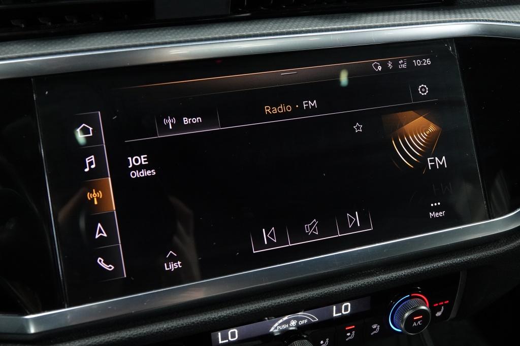 Audi Q3 35 tfsi s edition | pano | camera | stoelverw. |