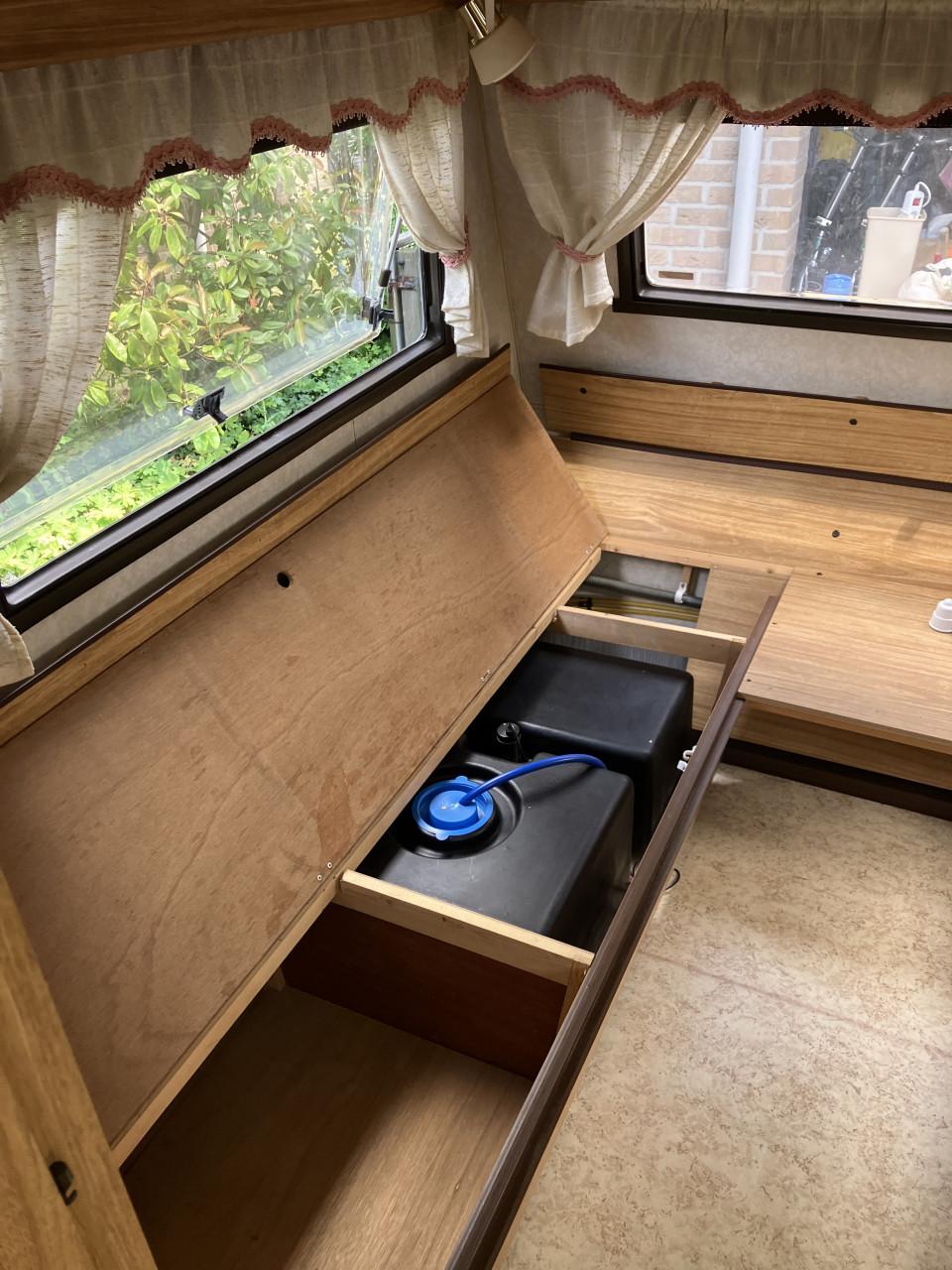 Hier is uw kans om een unieke caravan te kopen Polar 455 Nordkapp,