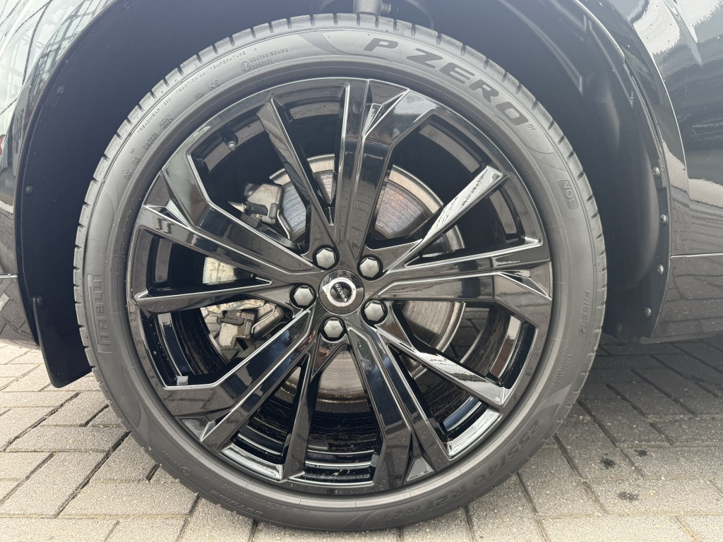 Volvo XC60 t8 455pk recharge black edition| panodak| trekhaak| adap.cruise|