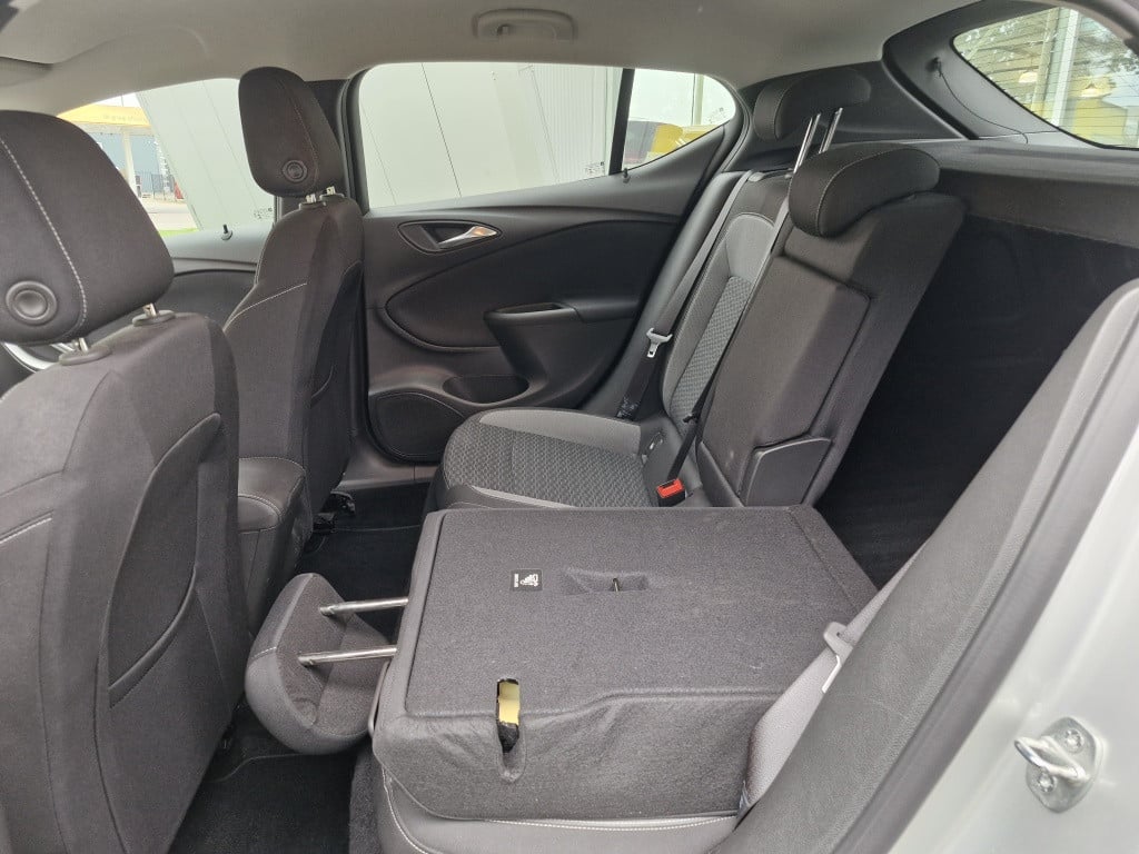 Opel Astra 1.2 edition
