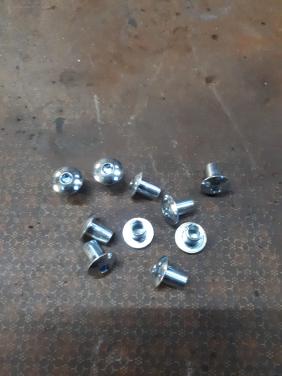 Inbus bolkop hulsmoer M6 verzinkt