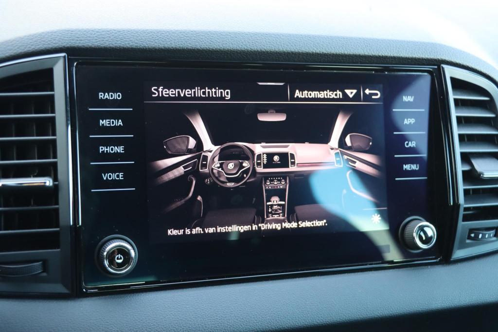 Skoda Karoq 1.5 tsi 150pk dsg7 sportline business | trekhaak | camera | car