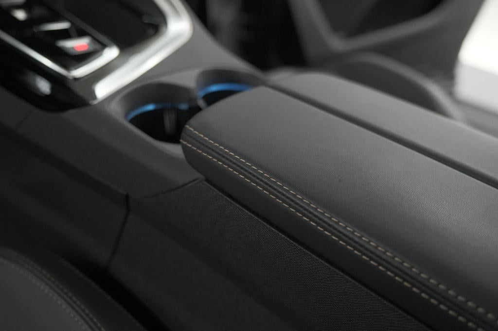 Peugeot 3008 puretech 130 eat8 gt | camera | dodehoekdetectie | elektrische