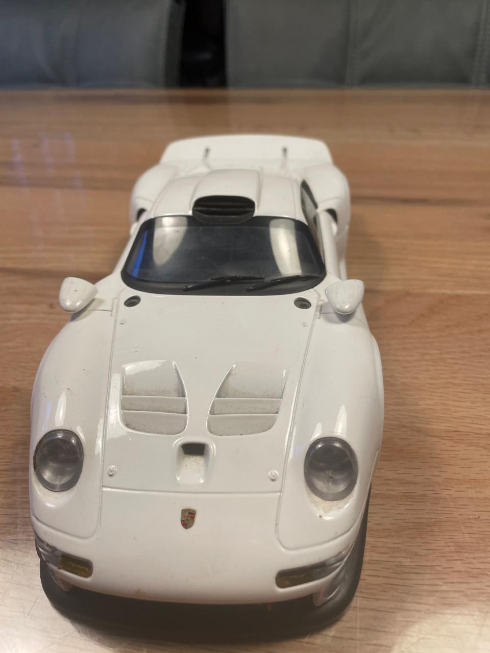 UT models Porsche 911 GTI 1/18