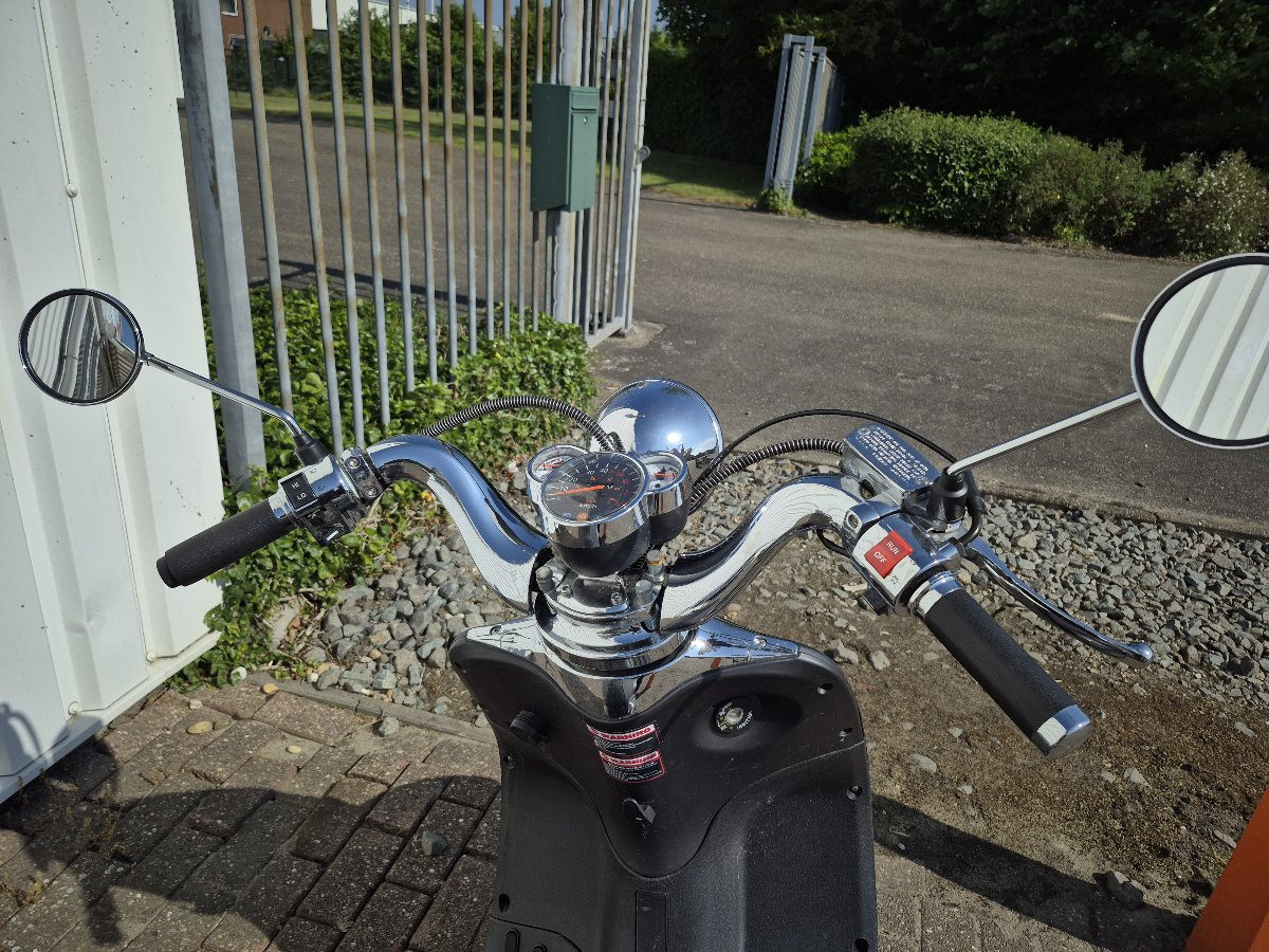 BTC retro Scooter uit 2019 , nieuwstaat!